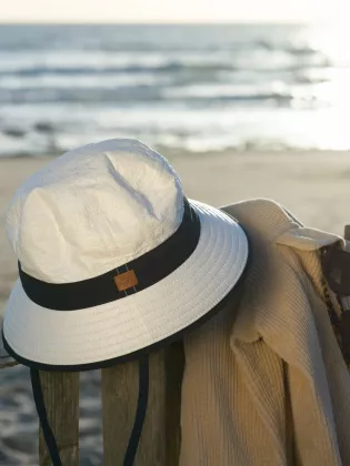 Chapeau protection solaire Amaury blanc et bleu - Soway