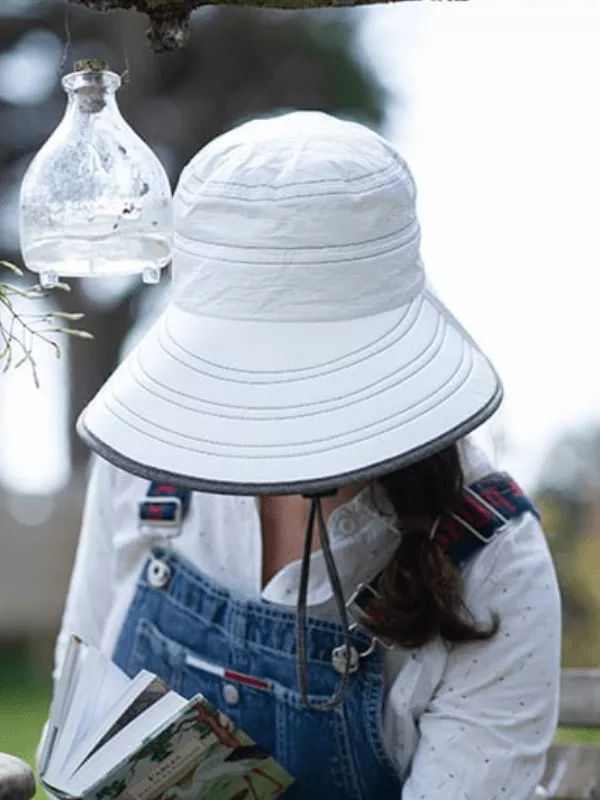 Casquette large visière pour protection solaire blanc et gris - Soway