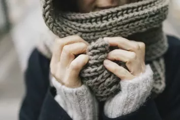 Comment aider sa peau fragilisée à lutter contre le froid?